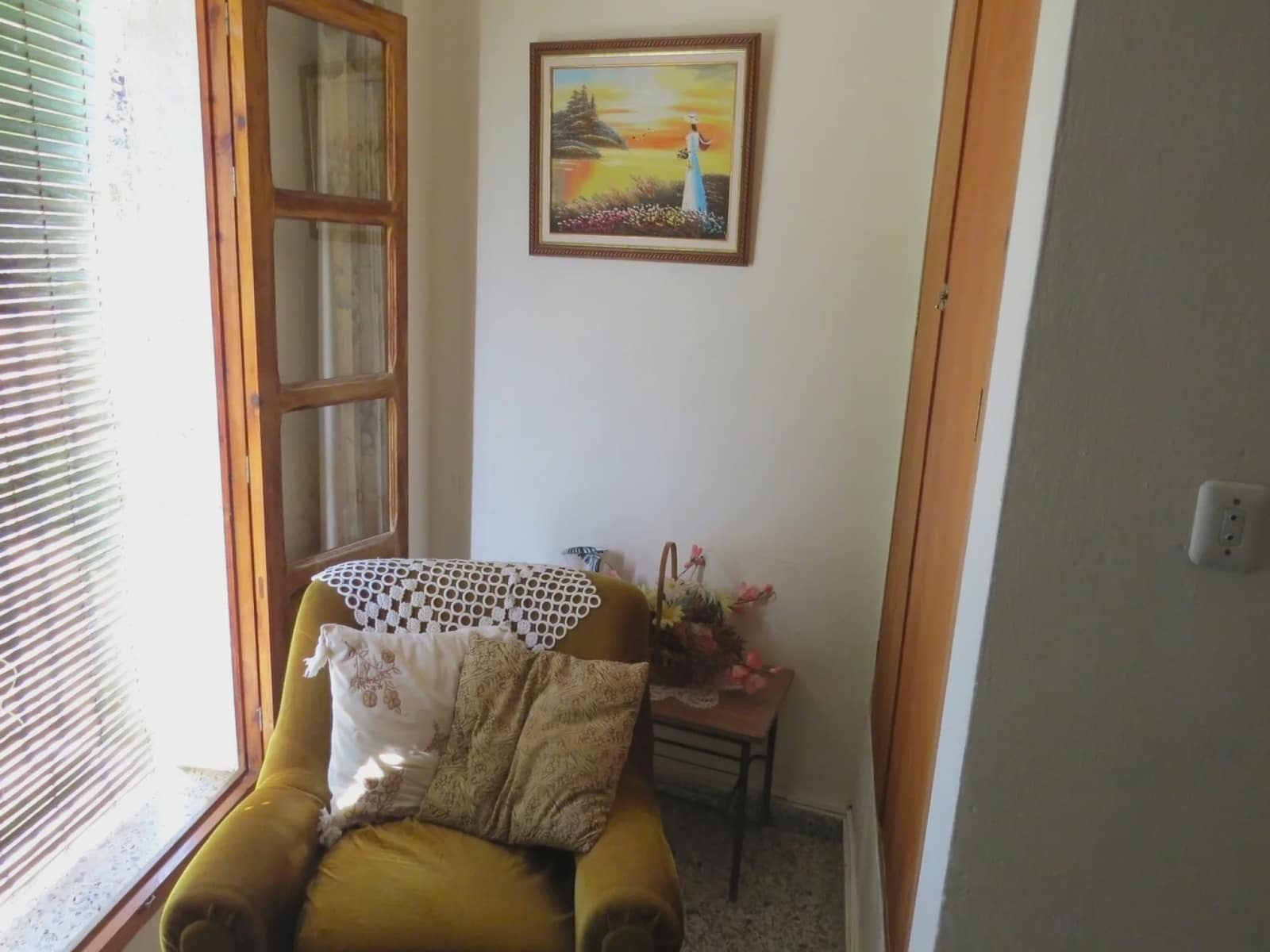 5 sypialnia Finka/Dom wiejski na sprzedaż w Yegen z garażem - 235 000 € (Ref: 8517209)