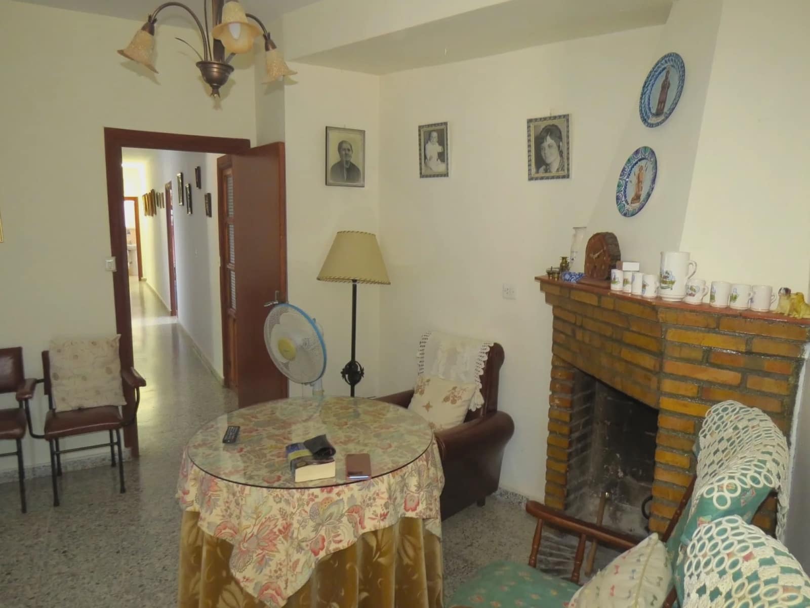 5 sypialnia Finka/Dom wiejski na sprzedaż w Yegen z garażem - 235 000 € (Ref: 8517209)