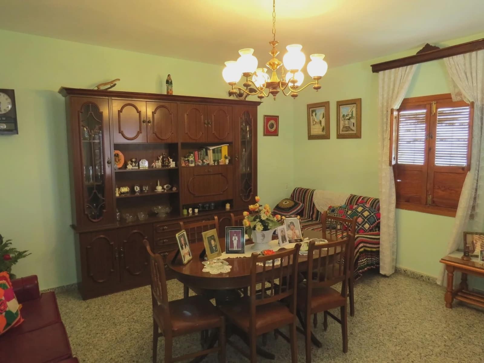 5 sypialnia Finka/Dom wiejski na sprzedaż w Yegen z garażem - 235 000 € (Ref: 8517209)