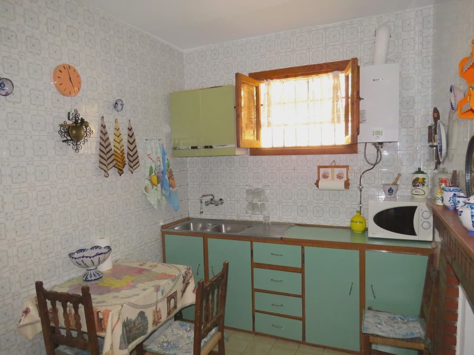 5 sypialnia Finka/Dom wiejski na sprzedaż w Yegen z garażem - 235 000 € (Ref: 8517209)