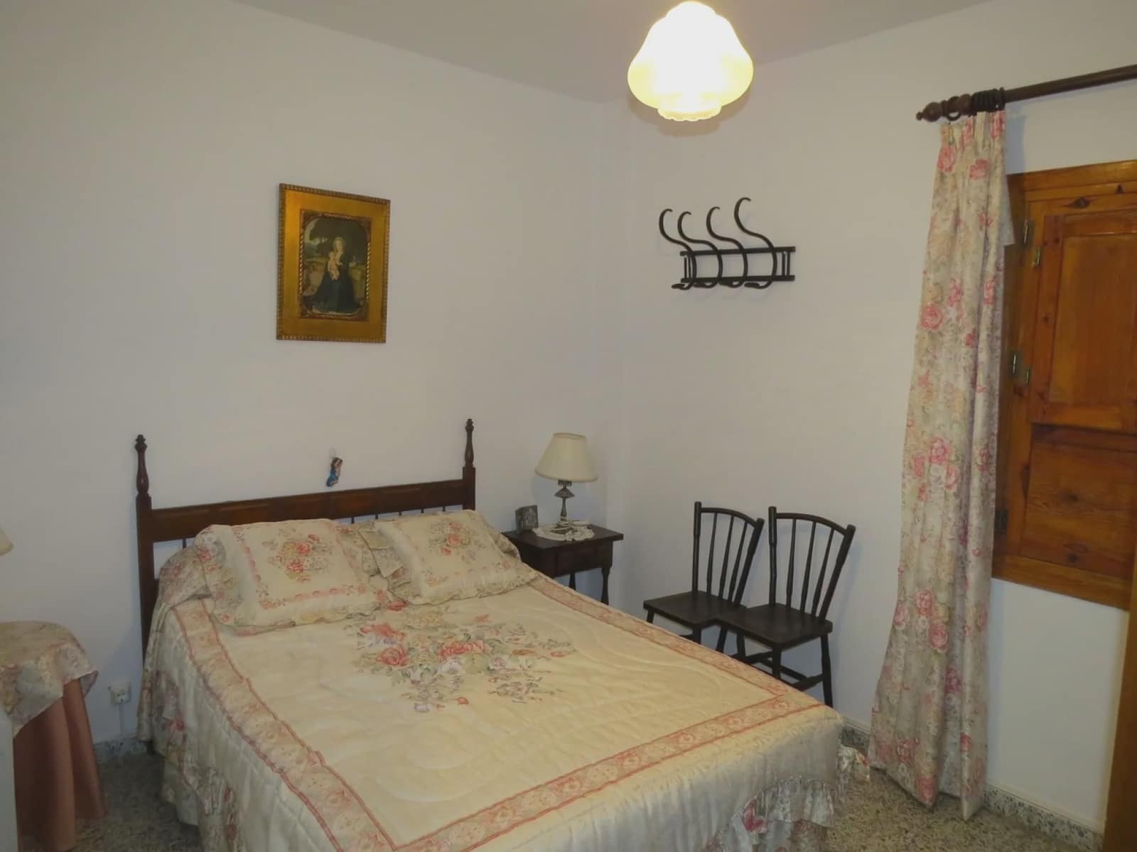 5 sypialnia Finka/Dom wiejski na sprzedaż w Yegen z garażem - 235 000 € (Ref: 8517209)