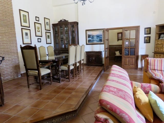 6 soveværelse Villa til salg i Villa Turistica de la Subbetica, Priego de Córdoba med swimmingpool garage - € 498.000 (Ref: 8602500)