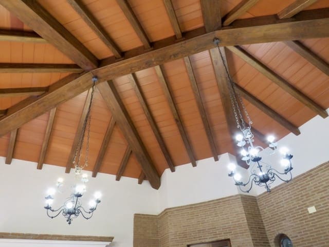 6 soveværelse Villa til salg i Villa Turistica de la Subbetica, Priego de Córdoba med swimmingpool garage - € 498.000 (Ref: 8602500)