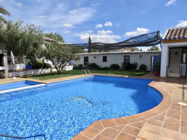 6 soveværelse Villa til salg i Villa Turistica de la Subbetica, Priego de Córdoba med swimmingpool garage - € 498.000 (Ref: 8602500)
