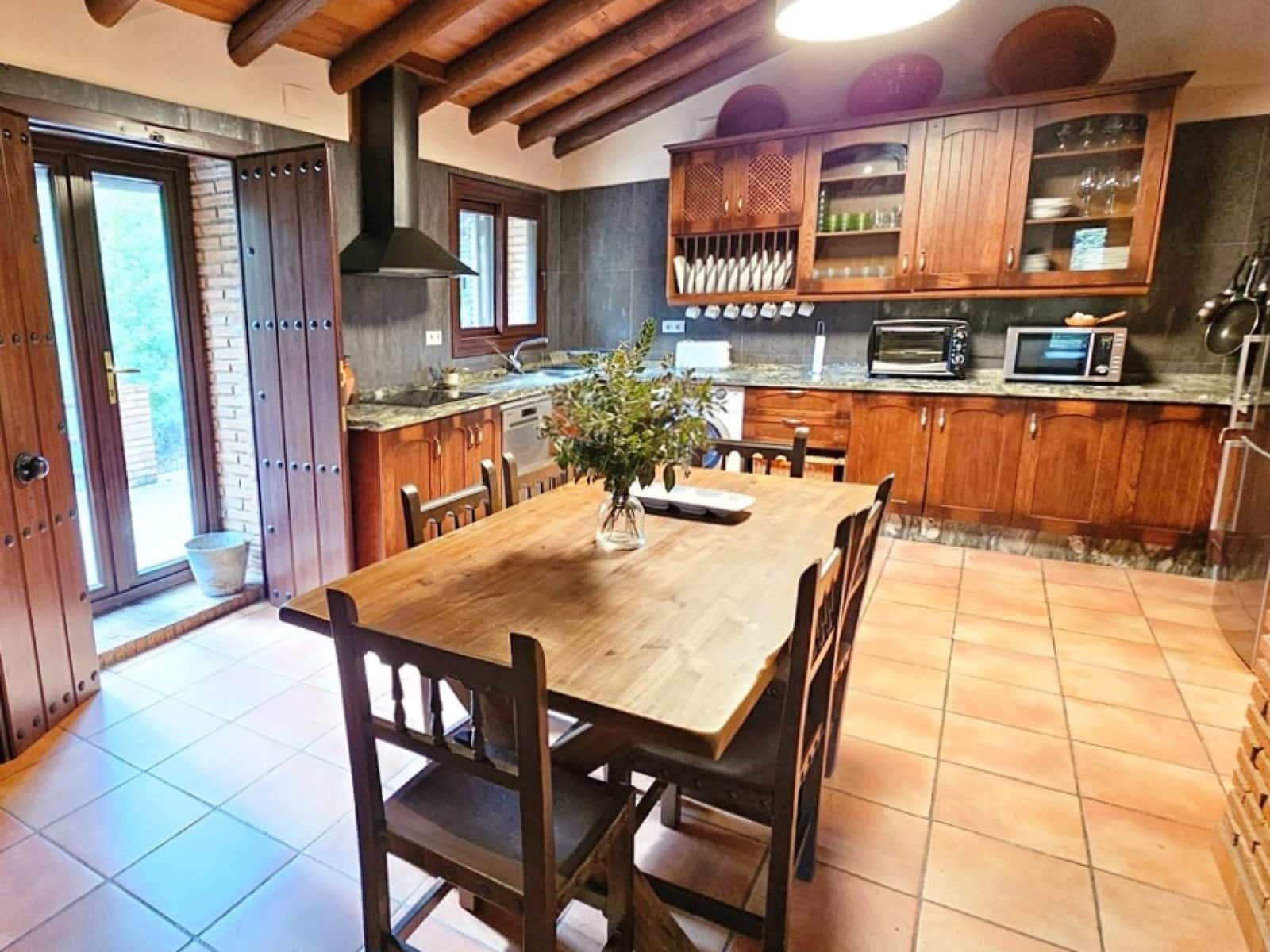 4 soveværelse Finca/Landehus til salg i Galaroza med swimmingpool - € 695.000 (Ref: 8670900)