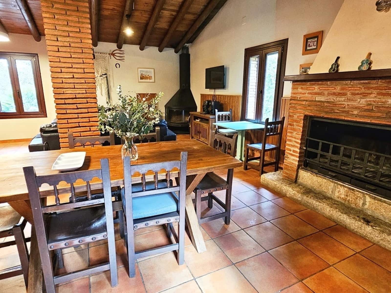 4 soveværelse Finca/Landehus til salg i Galaroza med swimmingpool - € 695.000 (Ref: 8670900)