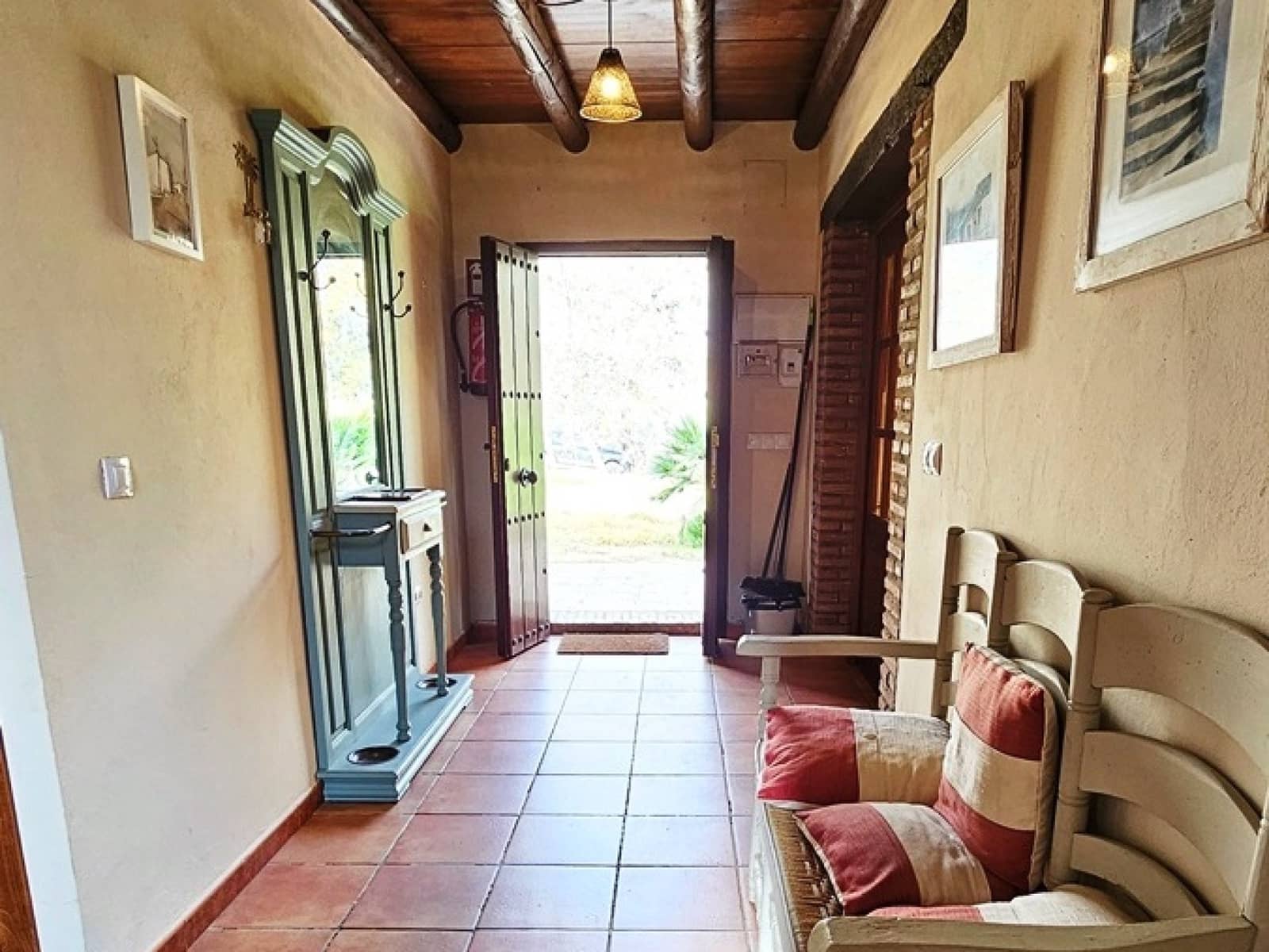 4 soveværelse Finca/Landehus til salg i Galaroza med swimmingpool - € 695.000 (Ref: 8670900)