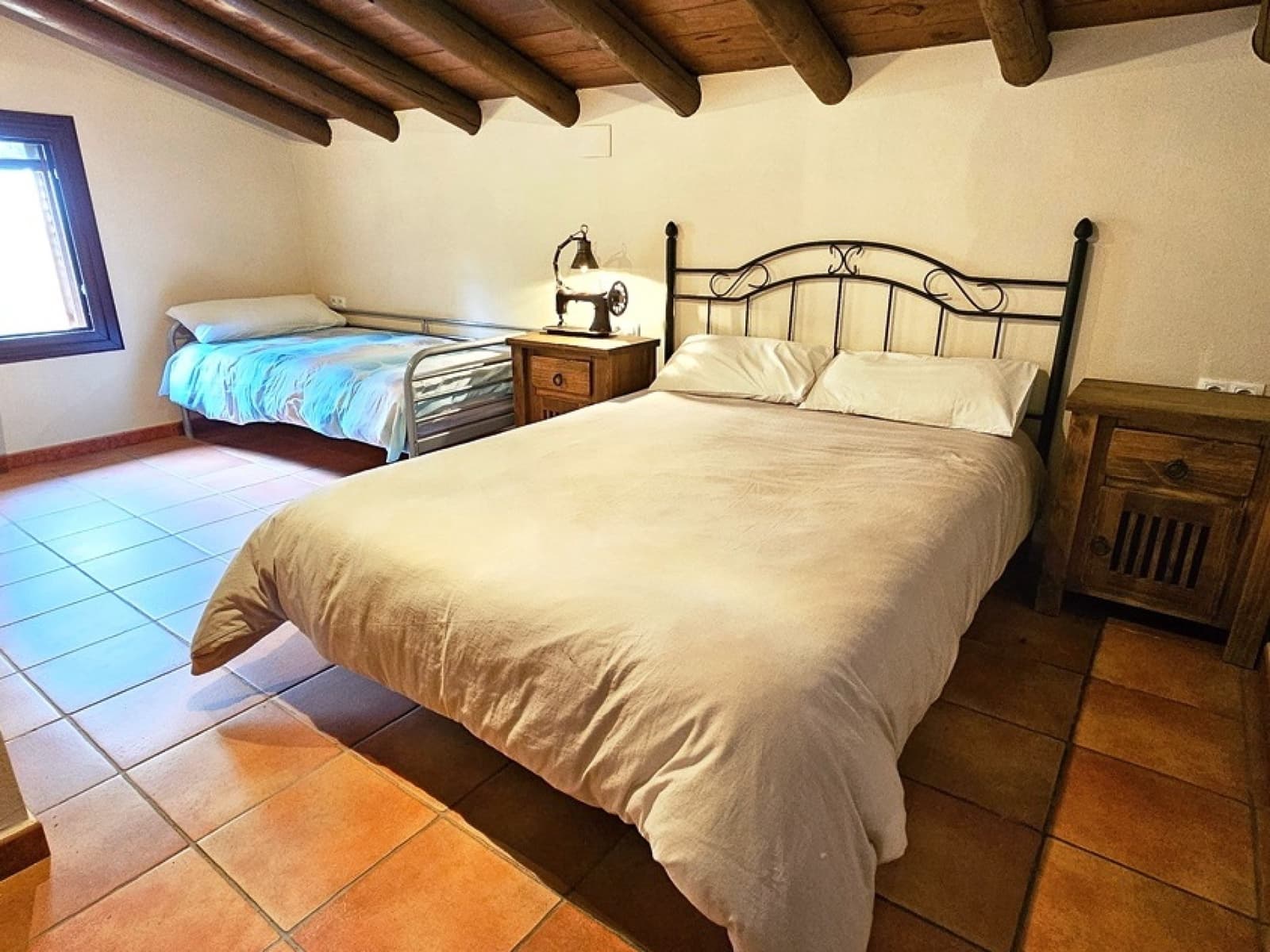 4 soveværelse Finca/Landehus til salg i Galaroza med swimmingpool - € 695.000 (Ref: 8670900)