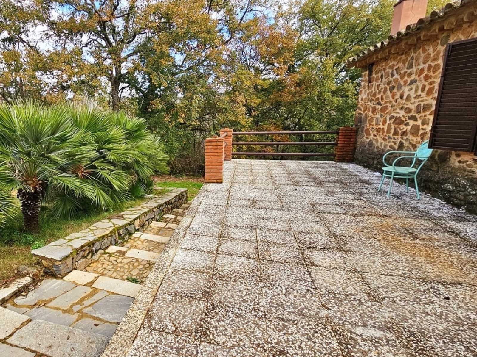 4 soveværelse Finca/Landehus til salg i Galaroza med swimmingpool - € 695.000 (Ref: 8670900)