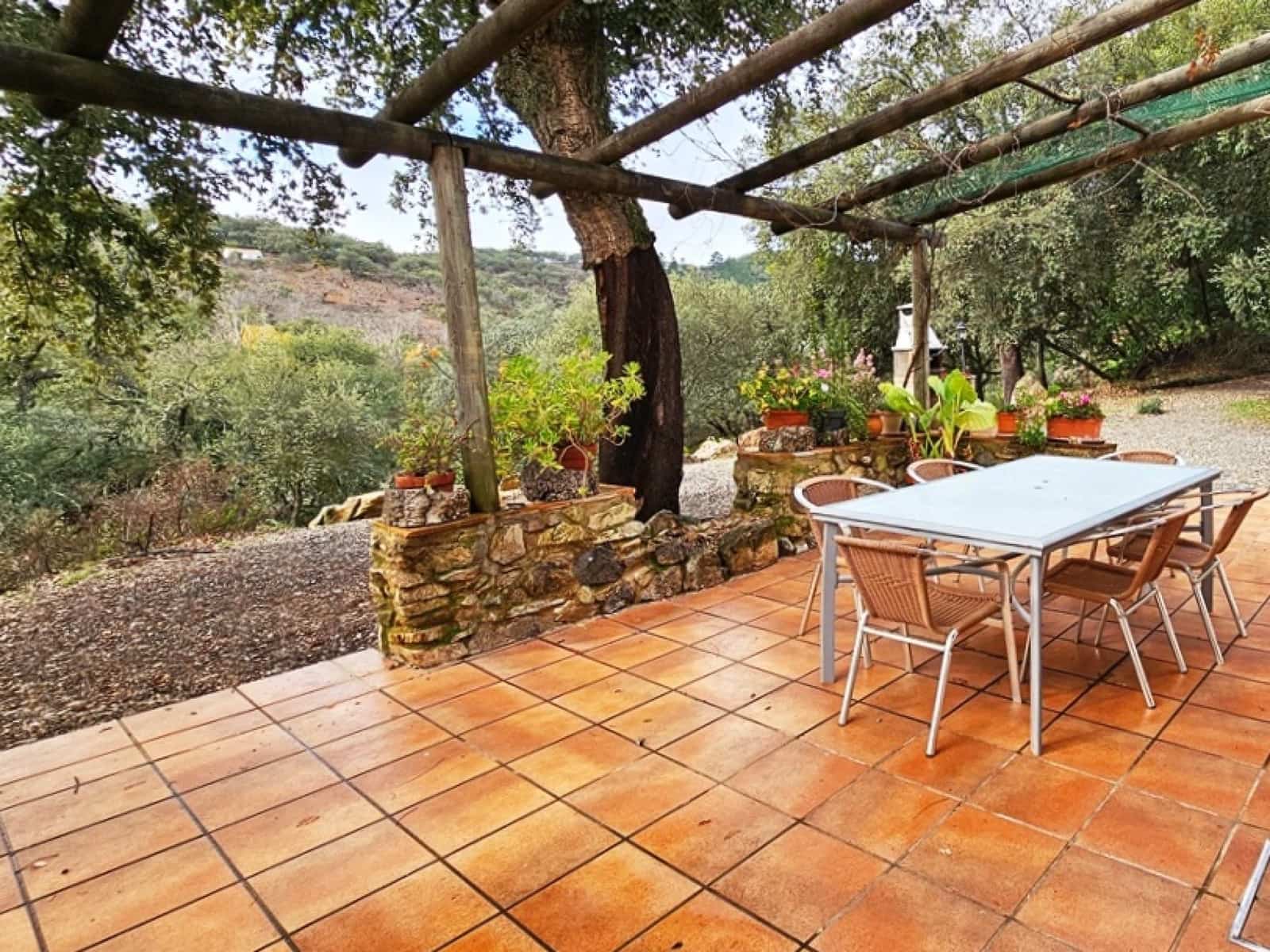 4 soveværelse Finca/Landehus til salg i Fuenteheridos med swimmingpool - € 675.000 (Ref: 8675245)