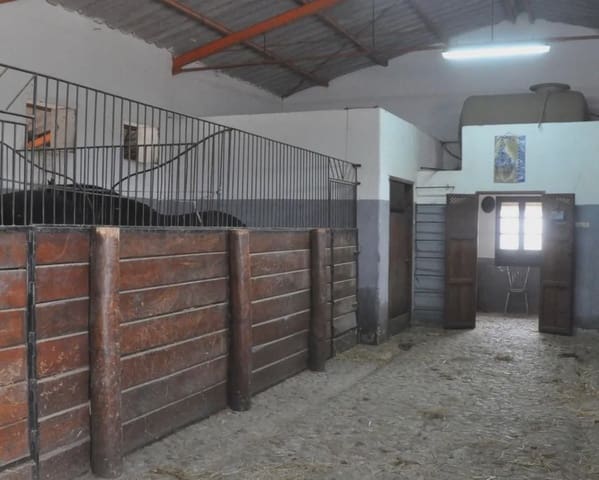5 soverom Finca/Herregård til salgs i La Puebla de Cazalla med svømmebasseng garasje - € 900 000 (Ref: 8728815)