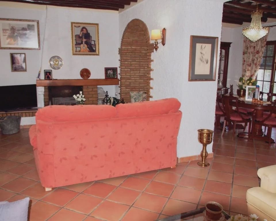 5 soverom Finca/Herregård til salgs i La Puebla de Cazalla med svømmebasseng garasje - € 900 000 (Ref: 8728815)