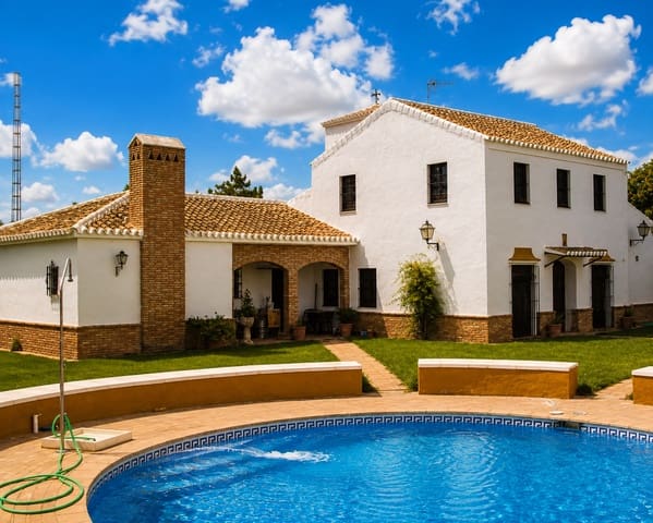 5 soverom Finca/Herregård til salgs i La Puebla de Cazalla med svømmebasseng garasje - € 900 000 (Ref: 8728815)