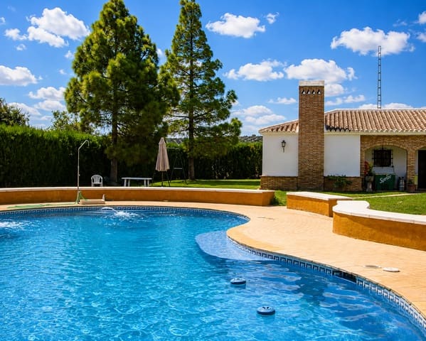 5 soverom Finca/Herregård til salgs i La Puebla de Cazalla med svømmebasseng garasje - € 900 000 (Ref: 8728815)