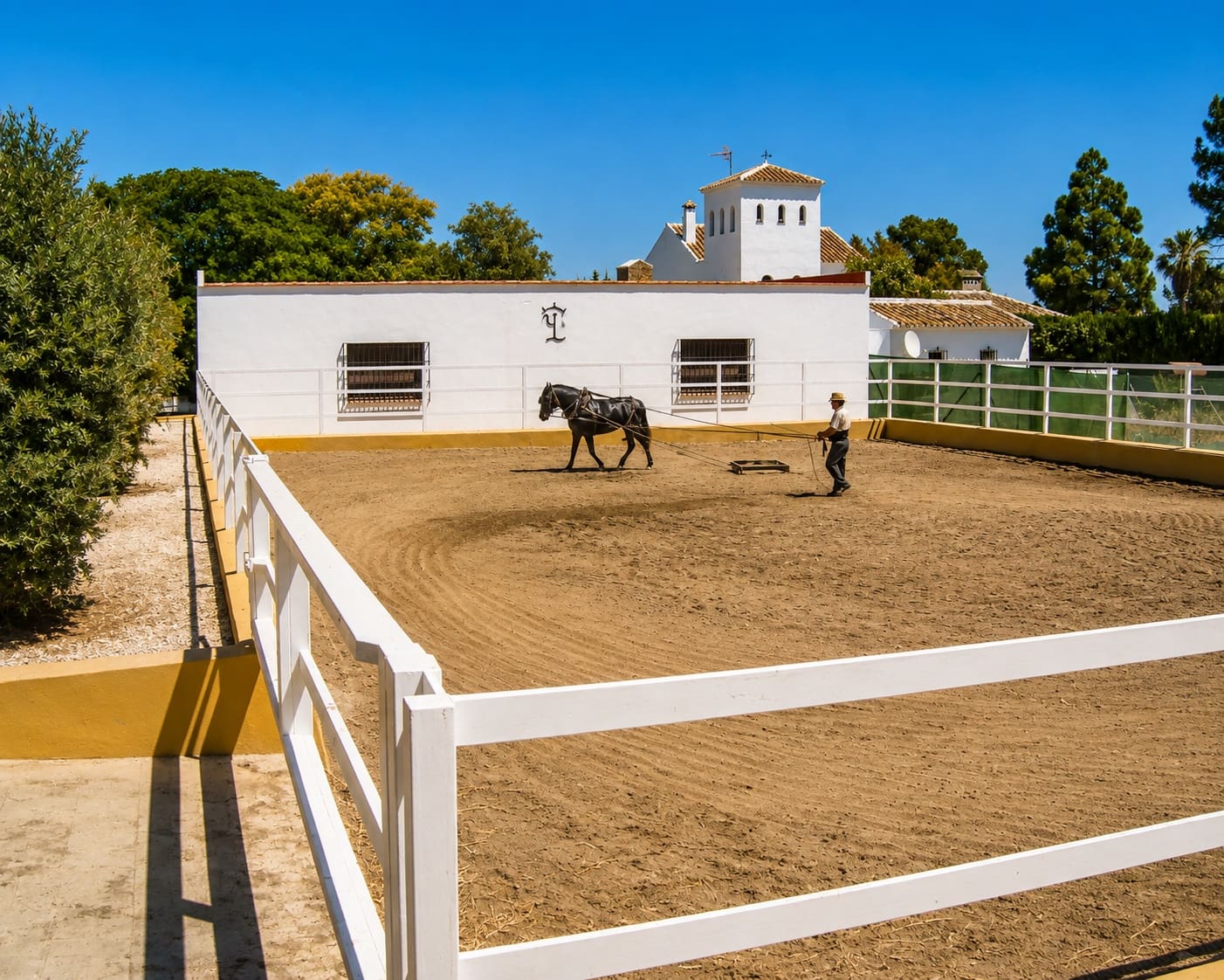 5 soverom Finca/Herregård til salgs i La Puebla de Cazalla med svømmebasseng garasje - € 900 000 (Ref: 8728815)