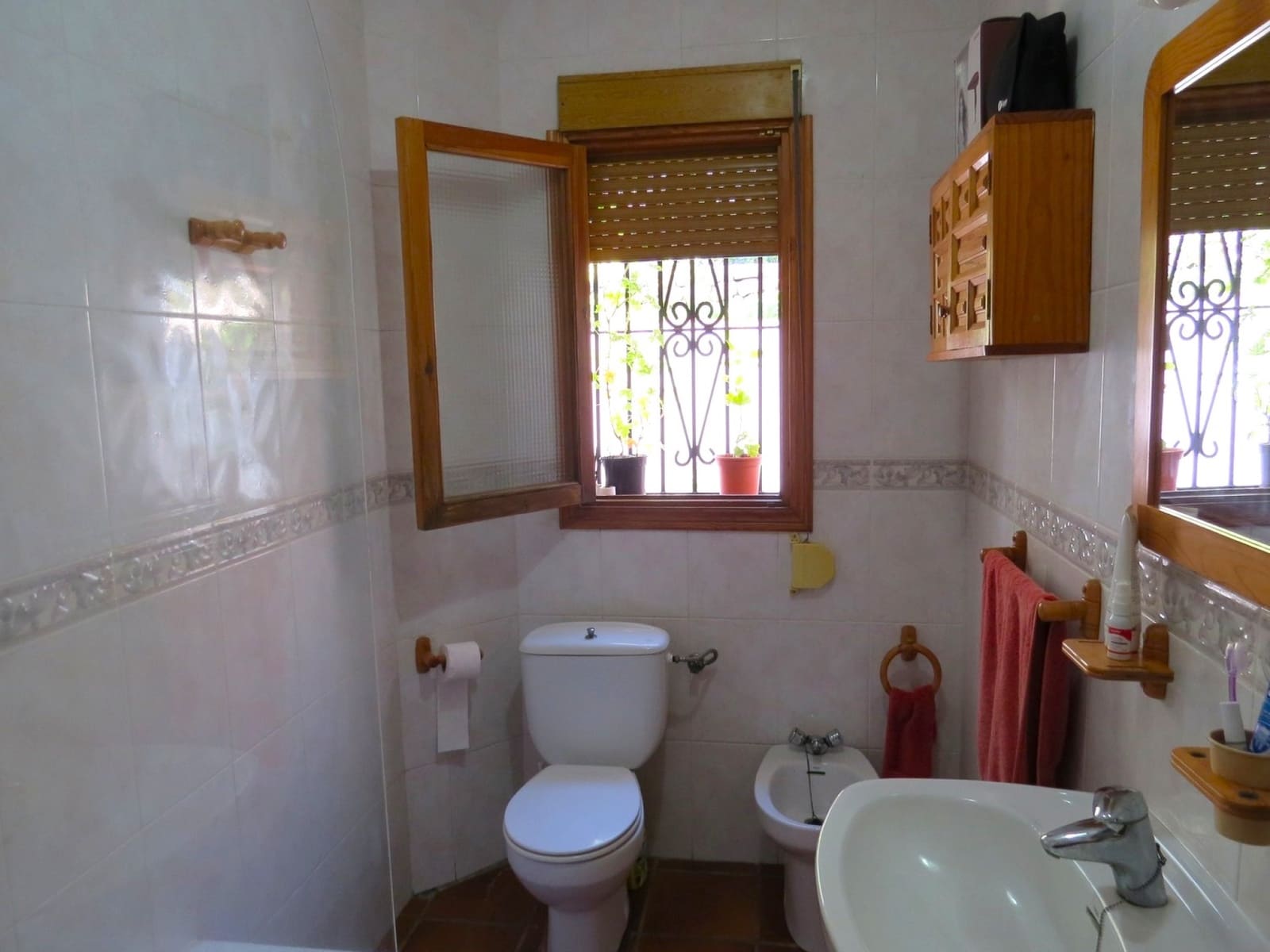 6 sypialnia Willa na sprzedaż w Berchules z basenem garażem - 290 000 € (Ref: 8765760)