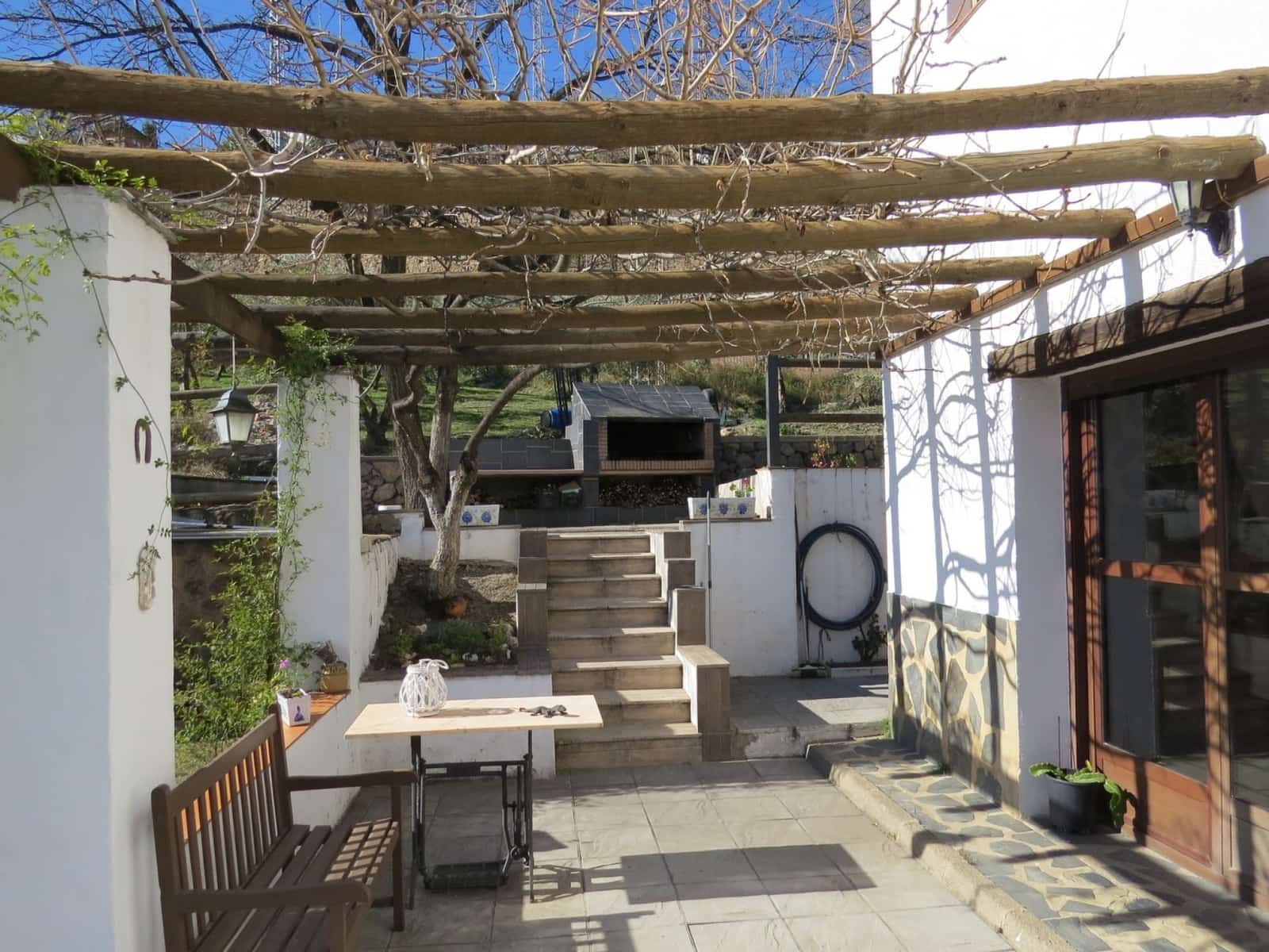 6 sypialnia Willa na sprzedaż w Berchules z basenem garażem - 290 000 € (Ref: 8765760)