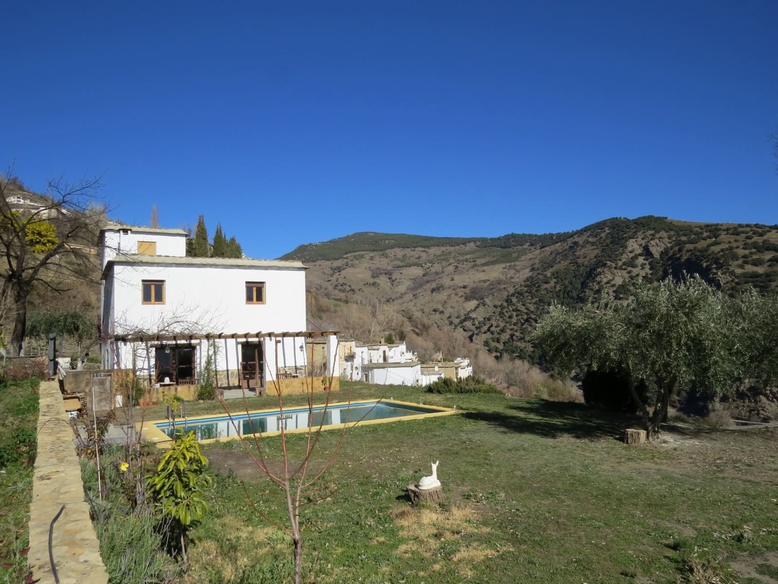 6 sypialnia Willa na sprzedaż w Berchules z basenem garażem - 290 000 € (Ref: 8765760)