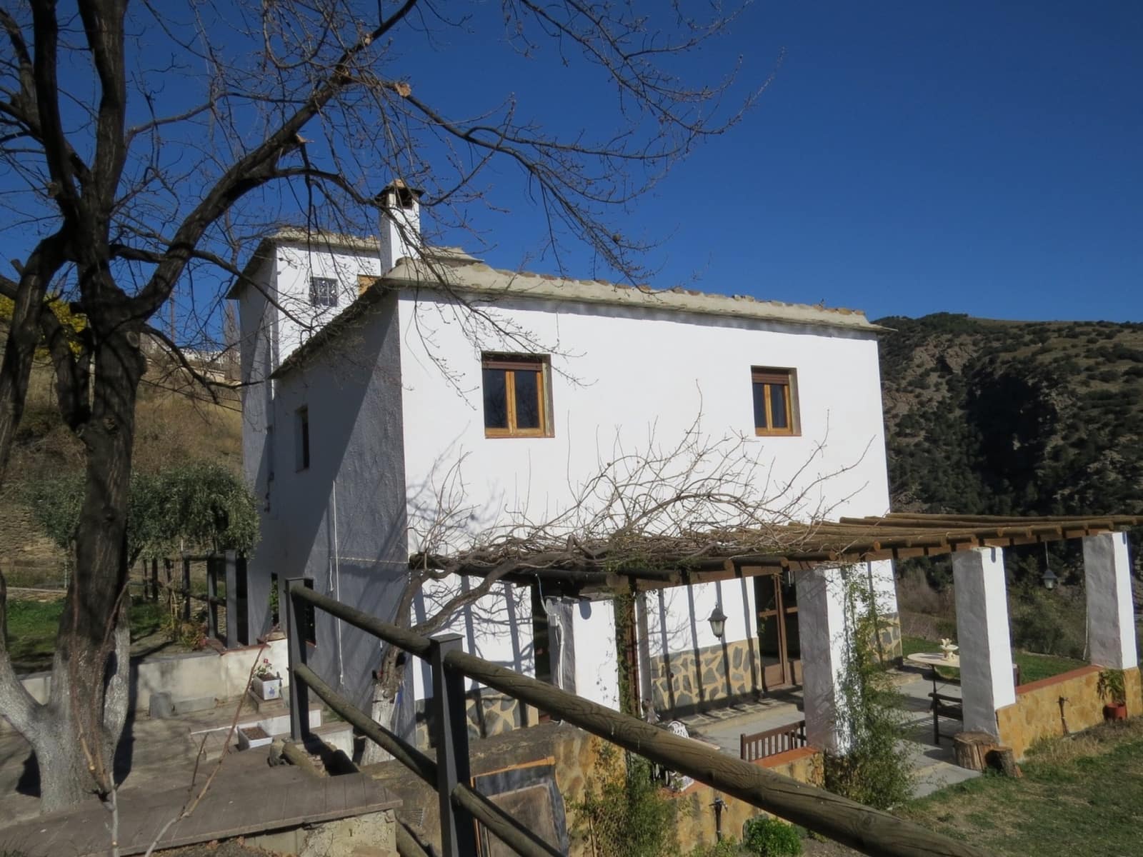 6 sypialnia Willa na sprzedaż w Berchules z basenem garażem - 290 000 € (Ref: 8765760)