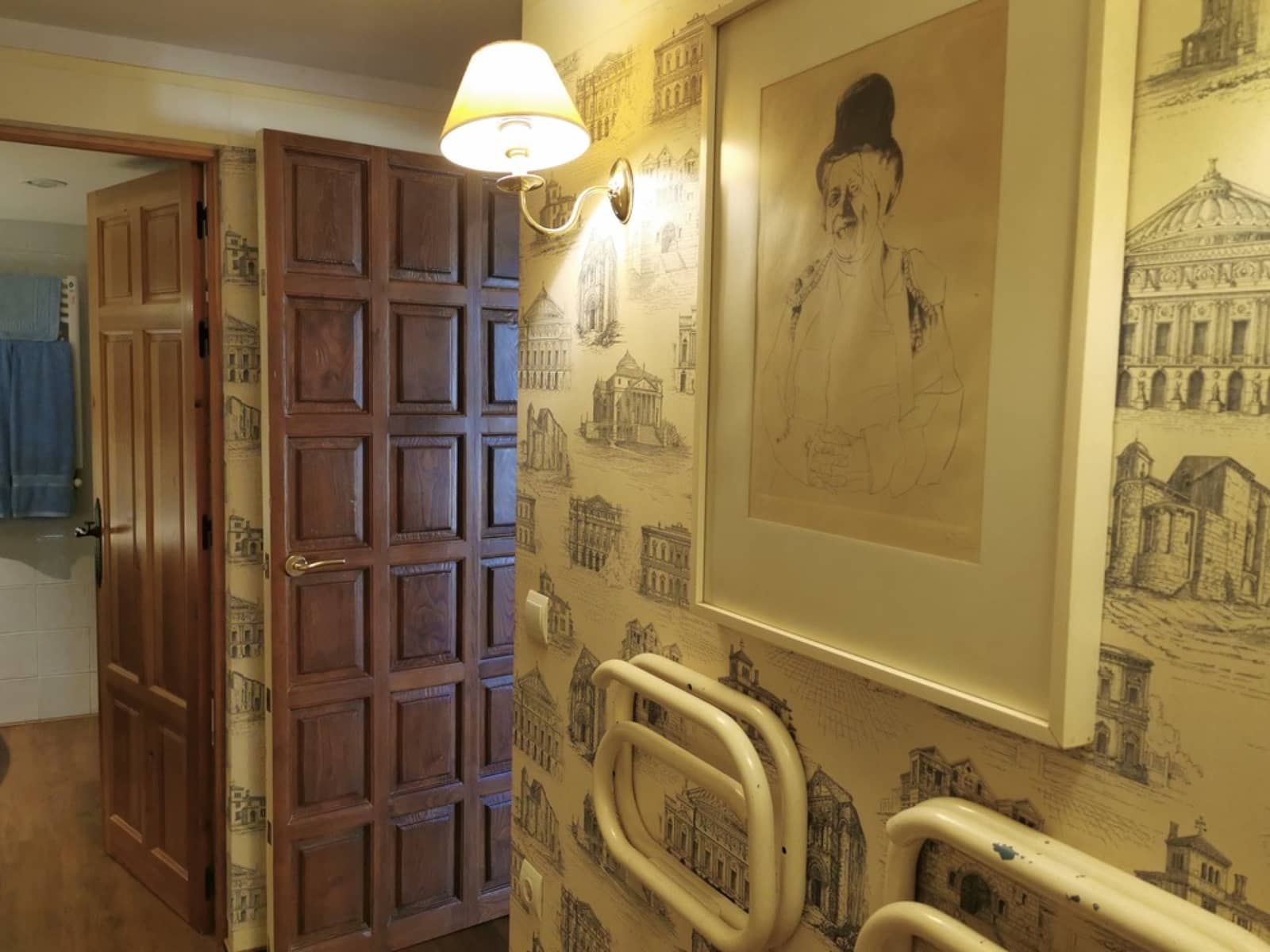 24 soveværelse Finca/Landehus til salg i Gerena med swimmingpool garage - € 2.800.000 (Ref: 8821144)