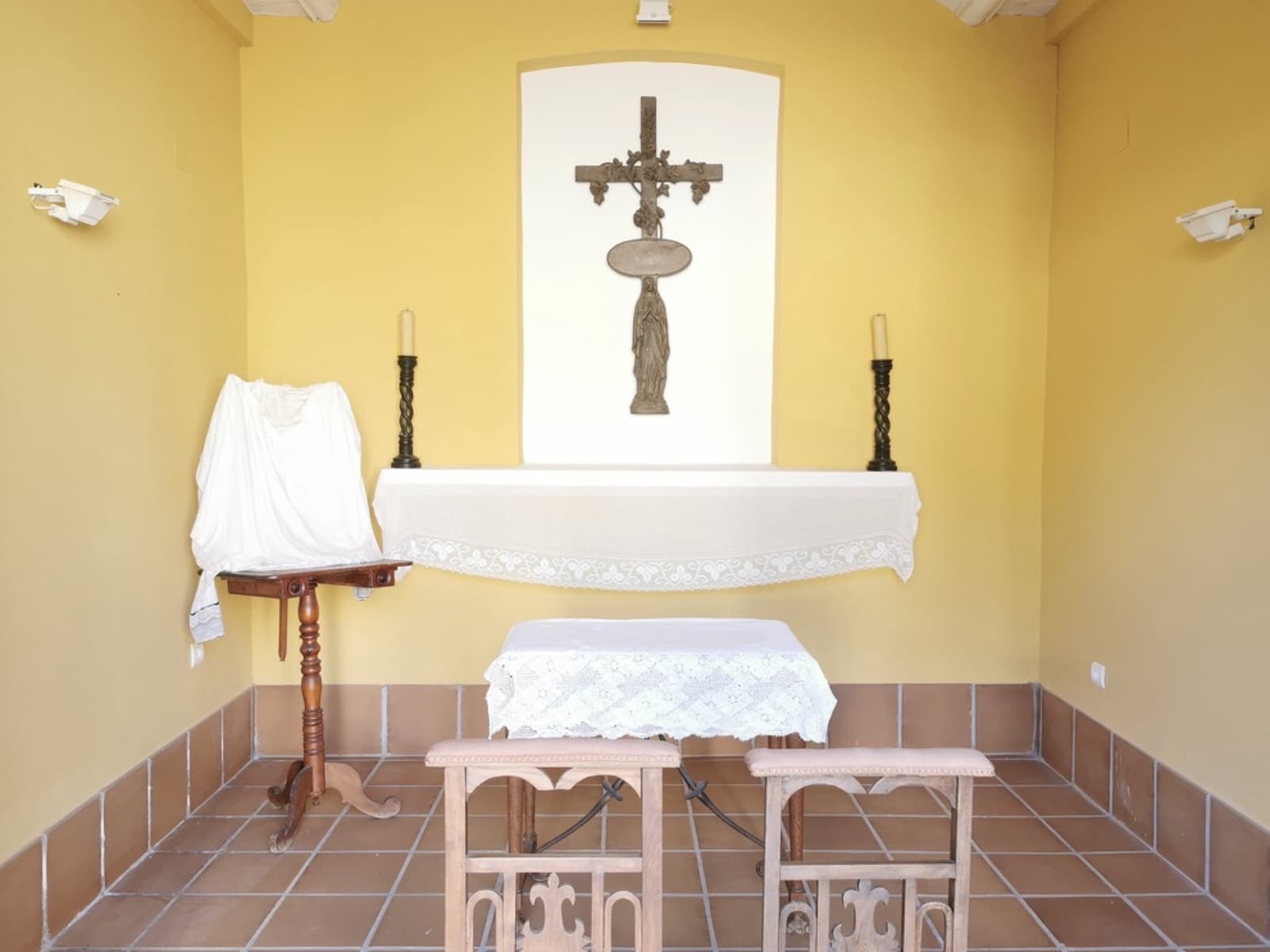 24 soveværelse Finca/Landehus til salg i Gerena med swimmingpool garage - € 2.800.000 (Ref: 8821144)