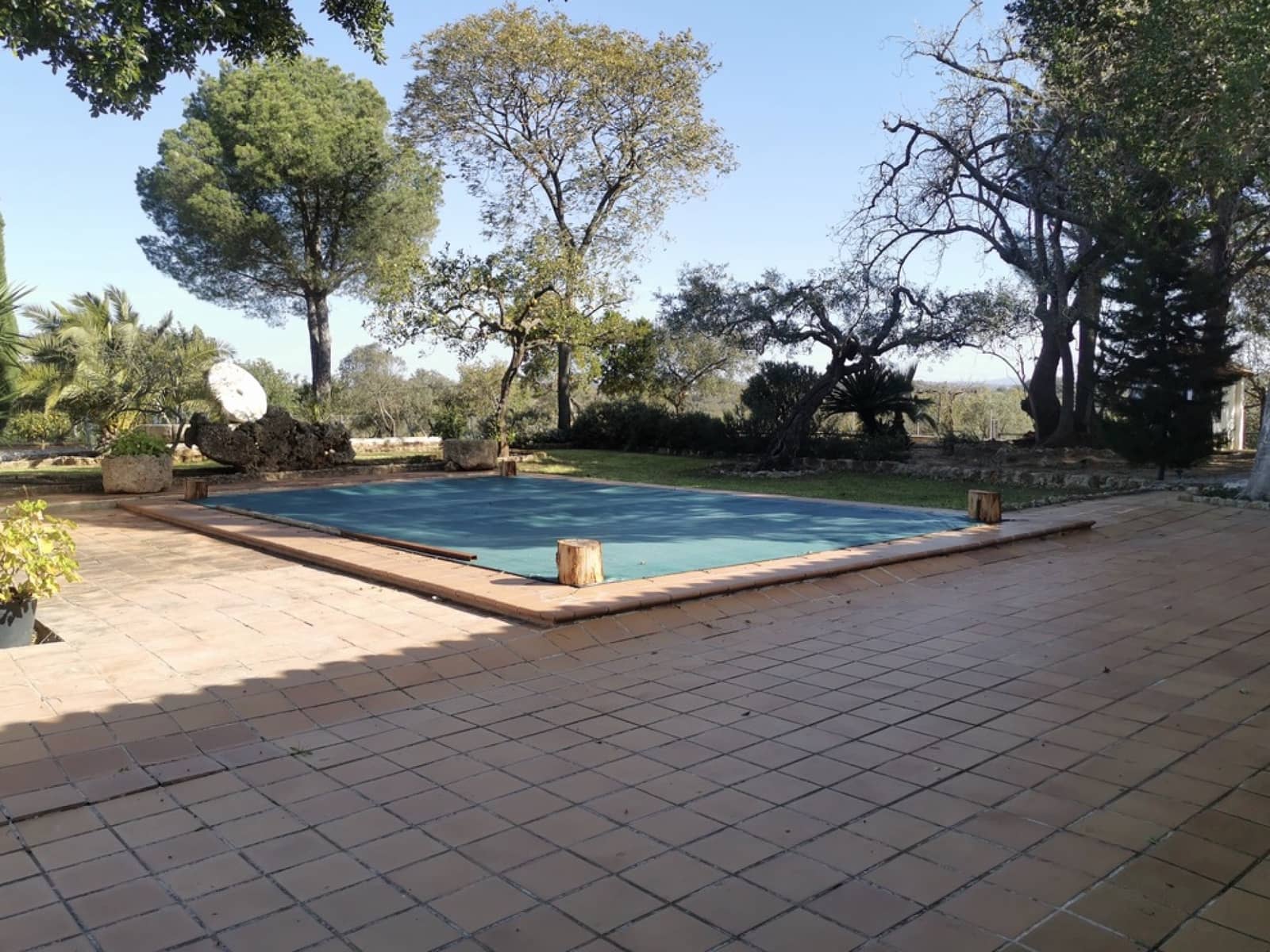 24 soveværelse Finca/Landehus til salg i Gerena med swimmingpool garage - € 2.800.000 (Ref: 8821144)