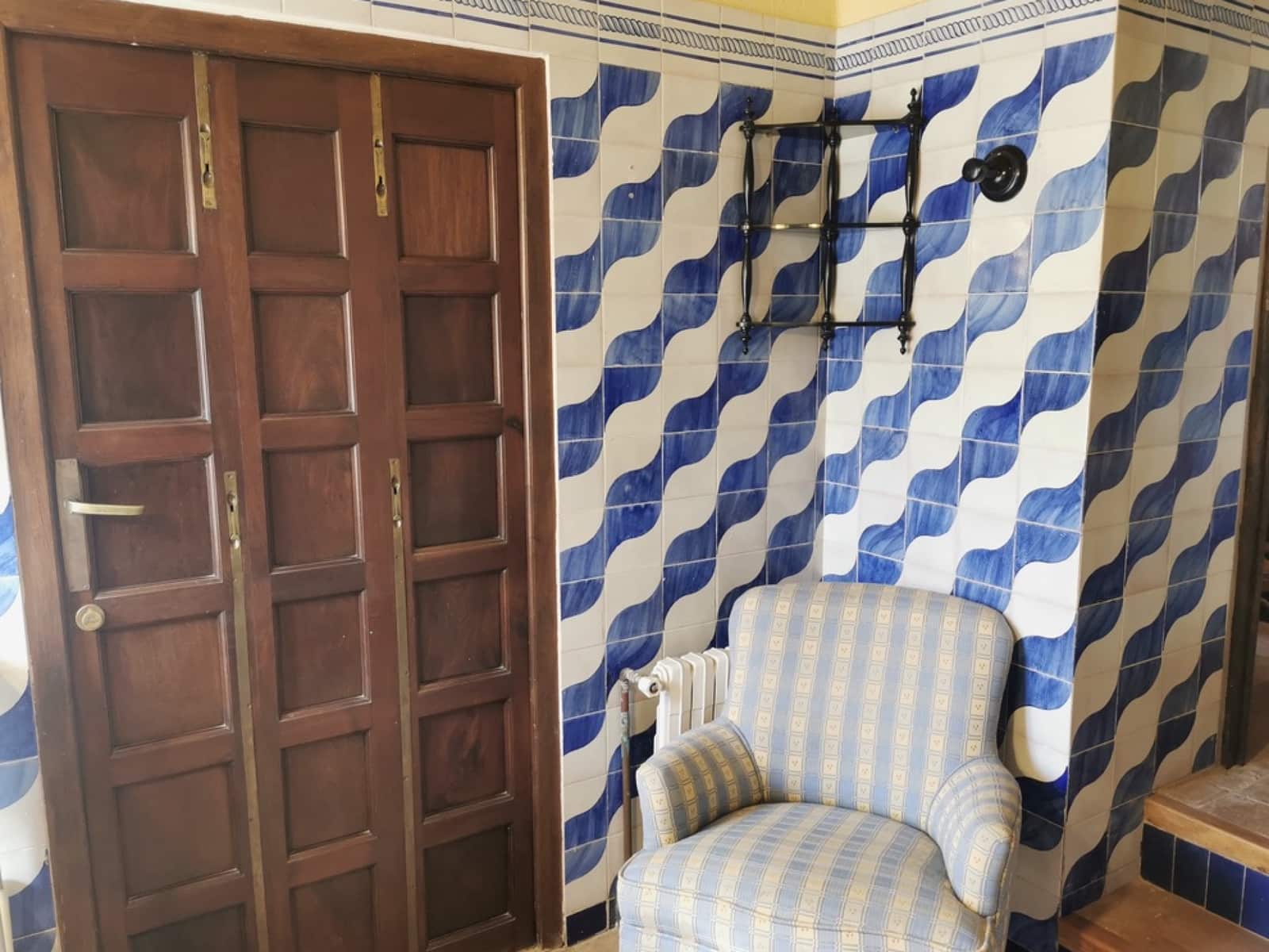 24 soveværelse Finca/Landehus til salg i Gerena med swimmingpool garage - € 2.800.000 (Ref: 8821144)