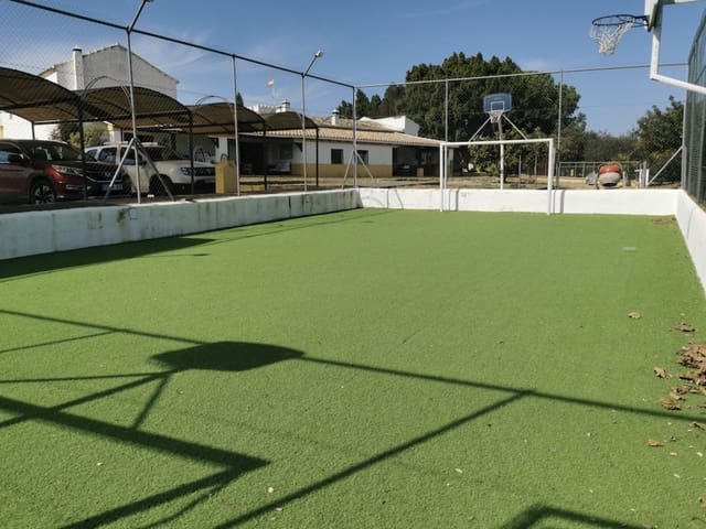 24 bedroom Finca/Country House for sale in Gerena with pool garage - € 2,800,000 (Ref: 8821144)