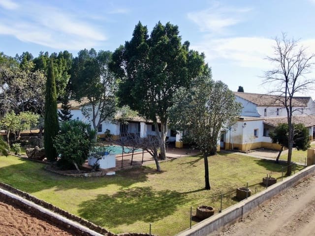 24 bedroom Finca/Country House for sale in Gerena with pool garage - € 2,800,000 (Ref: 8821144)