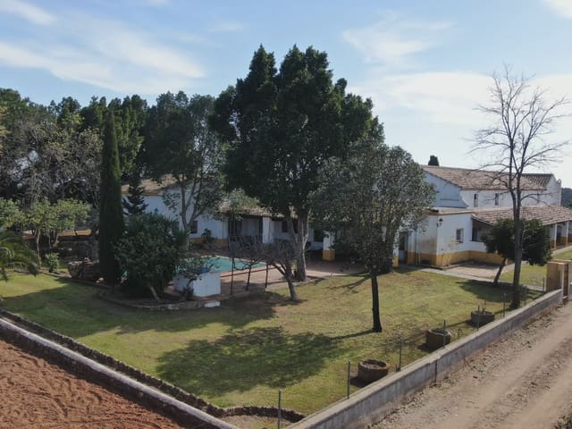 24 bedroom Finca/Country House for sale in Gerena with pool garage - € 2,800,000 (Ref: 8821144)