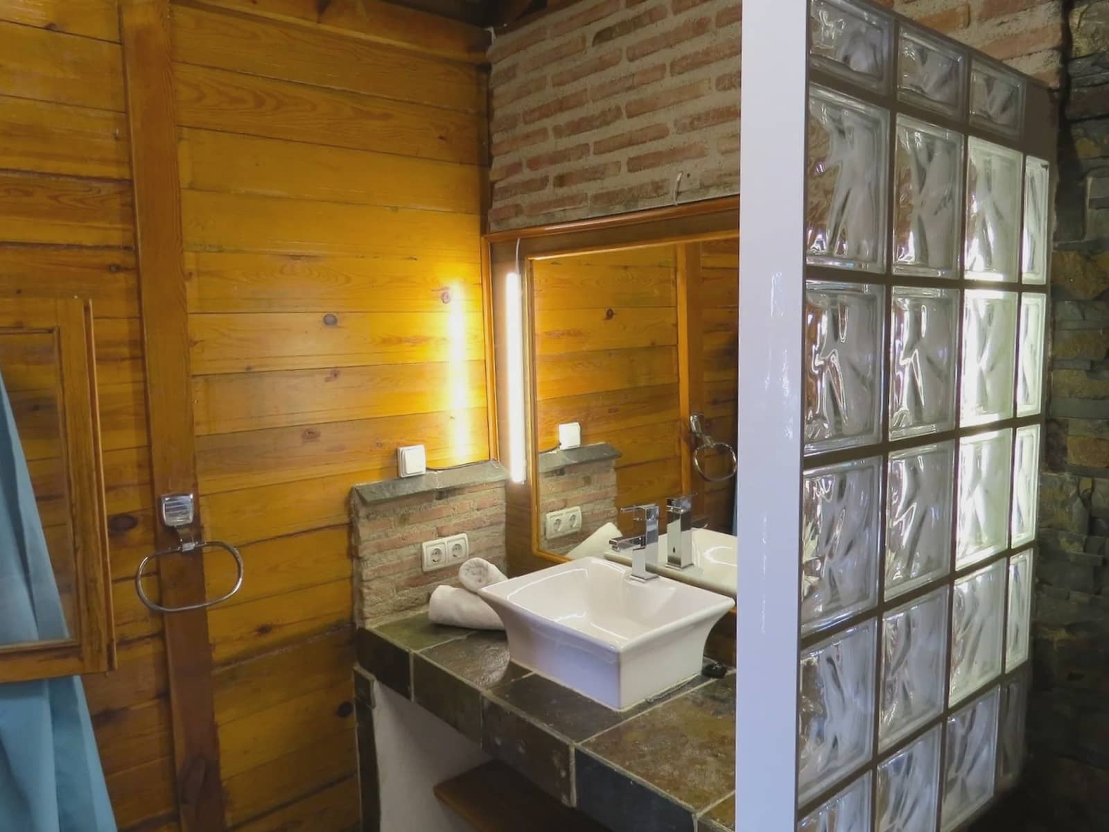 5 slaapkamer Finca/Landhuis te koop in Laroles met zwembad garage - € 480.000 (Ref: 8843997)