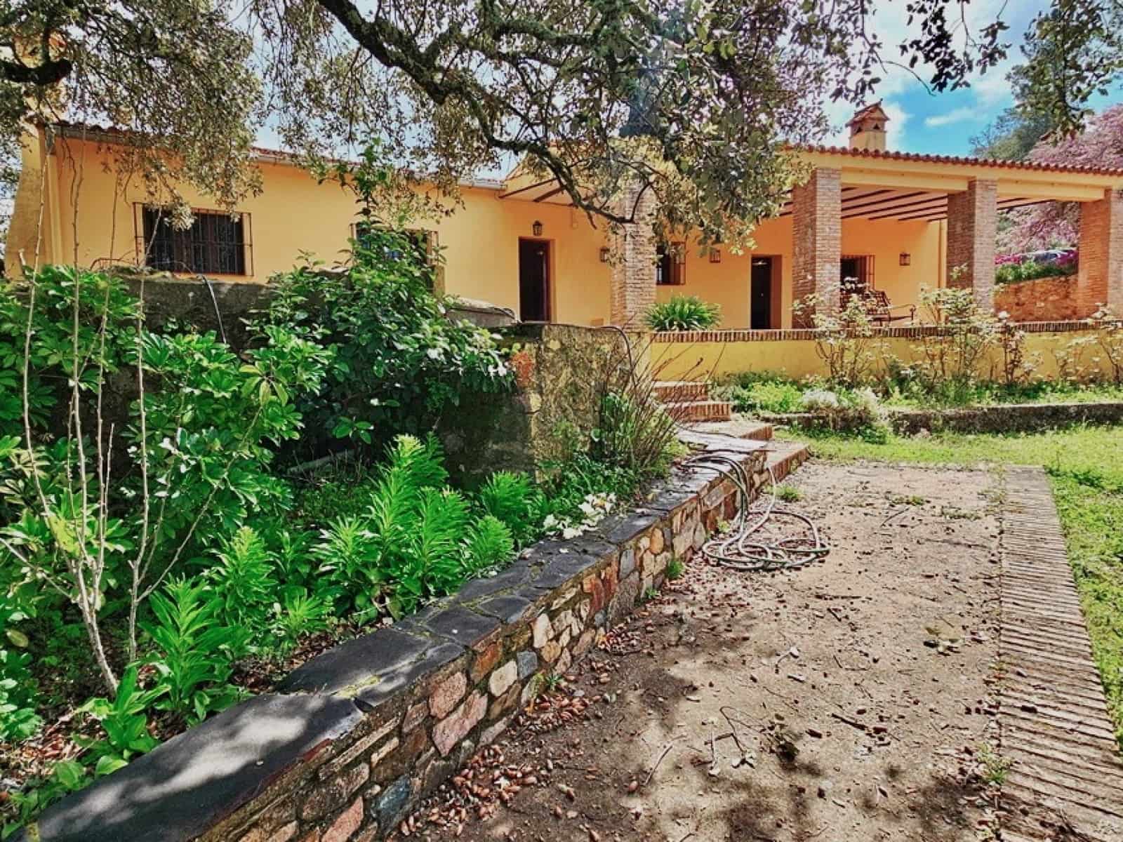 5 sypialnia Finka/Dom wiejski na sprzedaż w Cortegana z basenem - 320 000 € (Ref: 8885522)