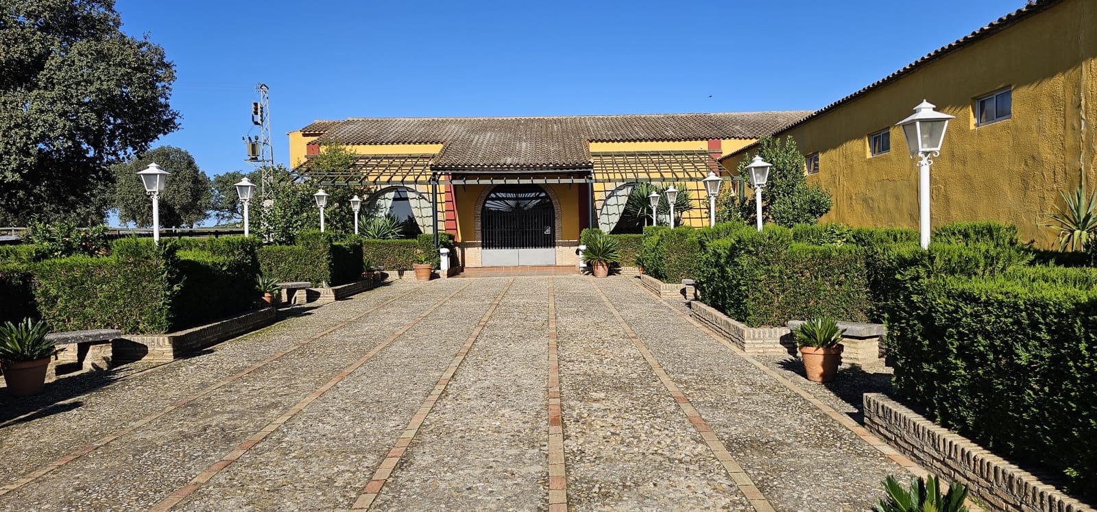 Hotel de 20 habitaciones en Morón de la Frontera en venta con piscina garaje - 1.200.000 € (Ref: 8895821)