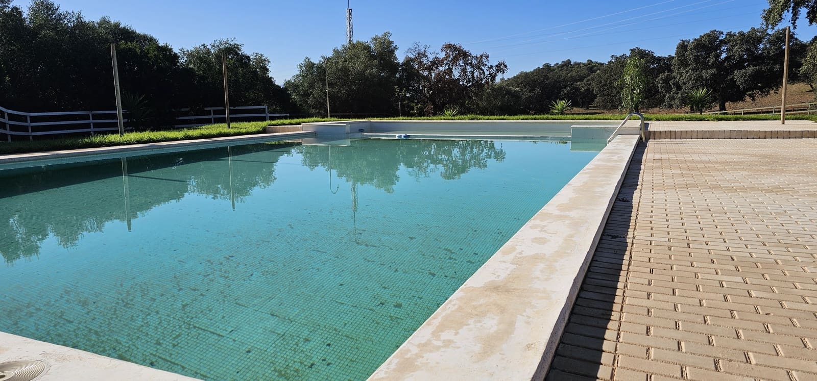 Hotel de 20 habitaciones en Morón de la Frontera en venta con piscina garaje - 1.200.000 € (Ref: 8895821)