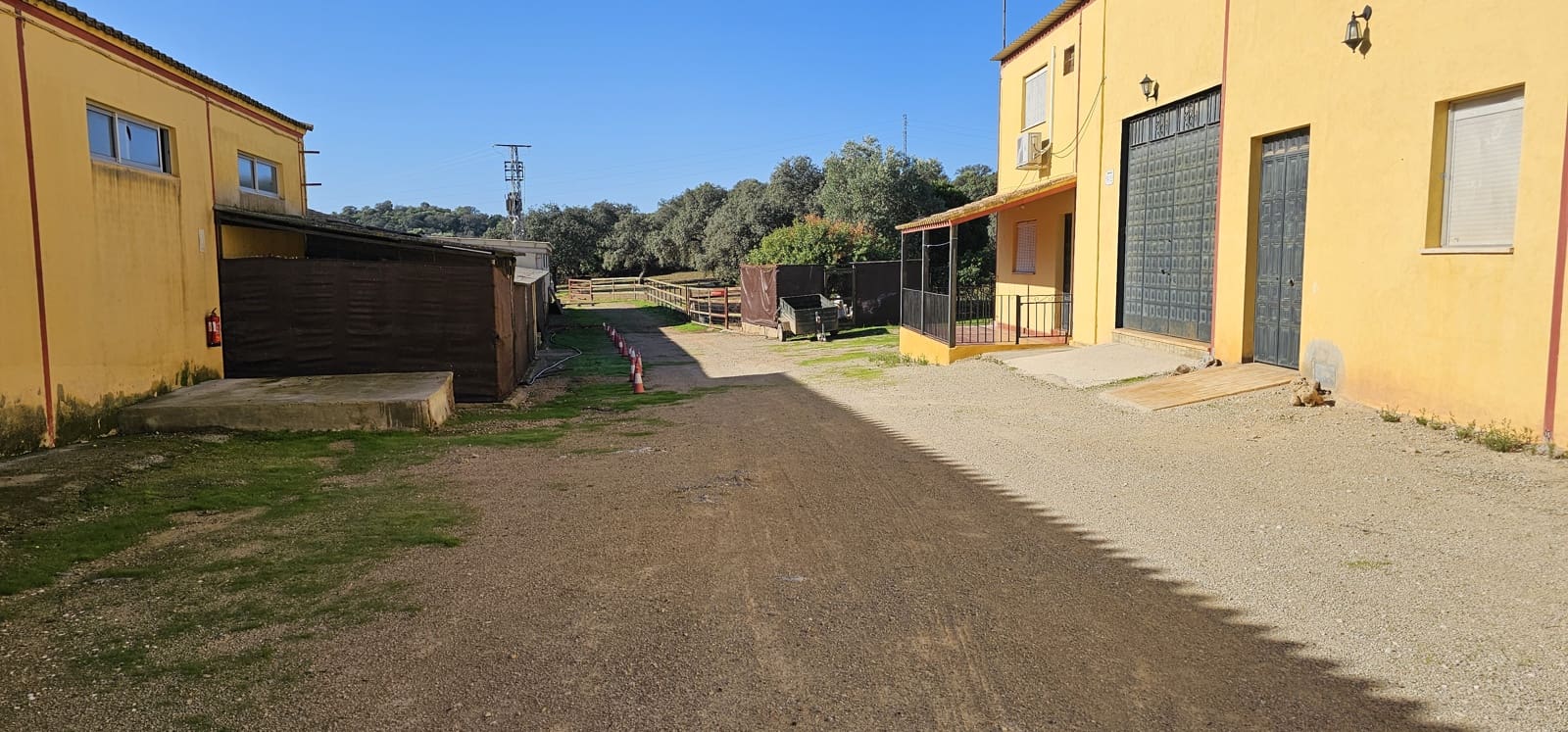 Hotel de 20 habitaciones en Morón de la Frontera en venta con piscina garaje - 1.200.000 € (Ref: 8895821)