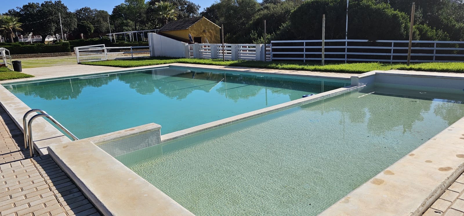 Hotel de 20 habitaciones en Morón de la Frontera en venta con piscina garaje - 1.200.000 € (Ref: 8895821)