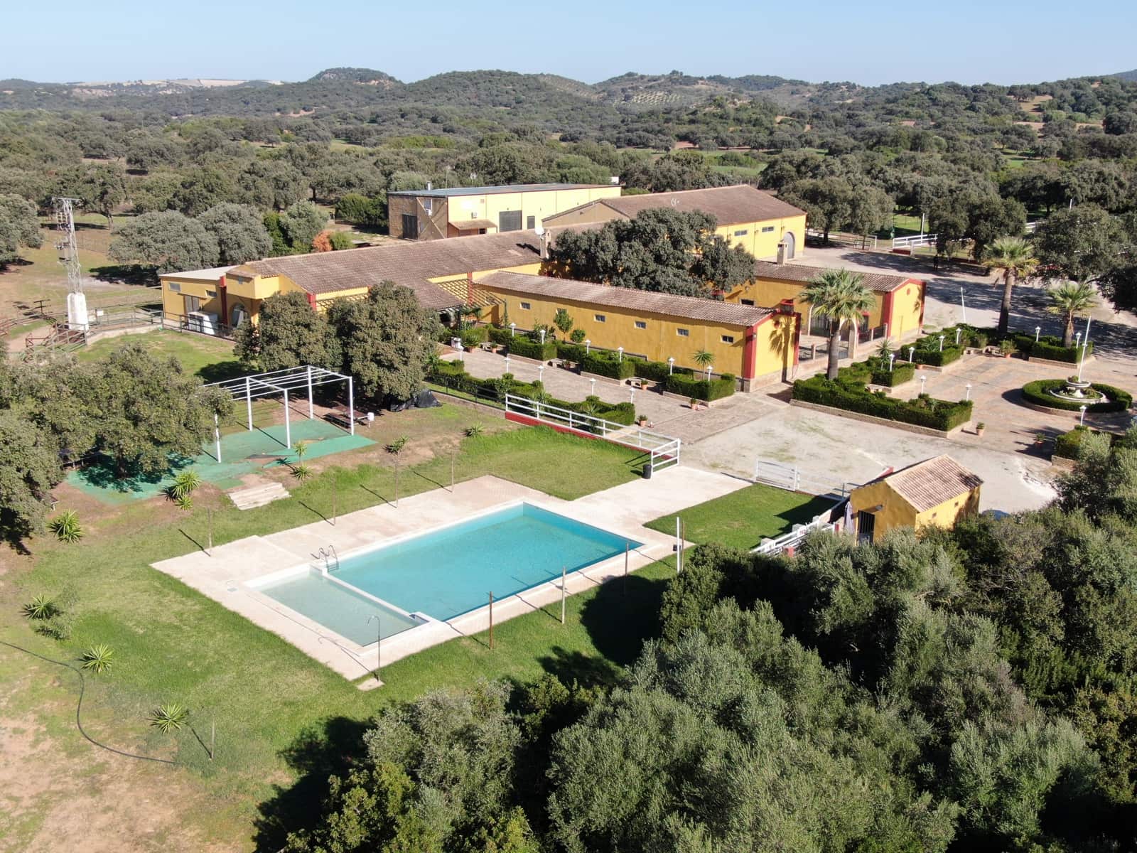 Hotel de 20 habitaciones en Morón de la Frontera en venta con piscina garaje - 1.200.000 € (Ref: 8895821)