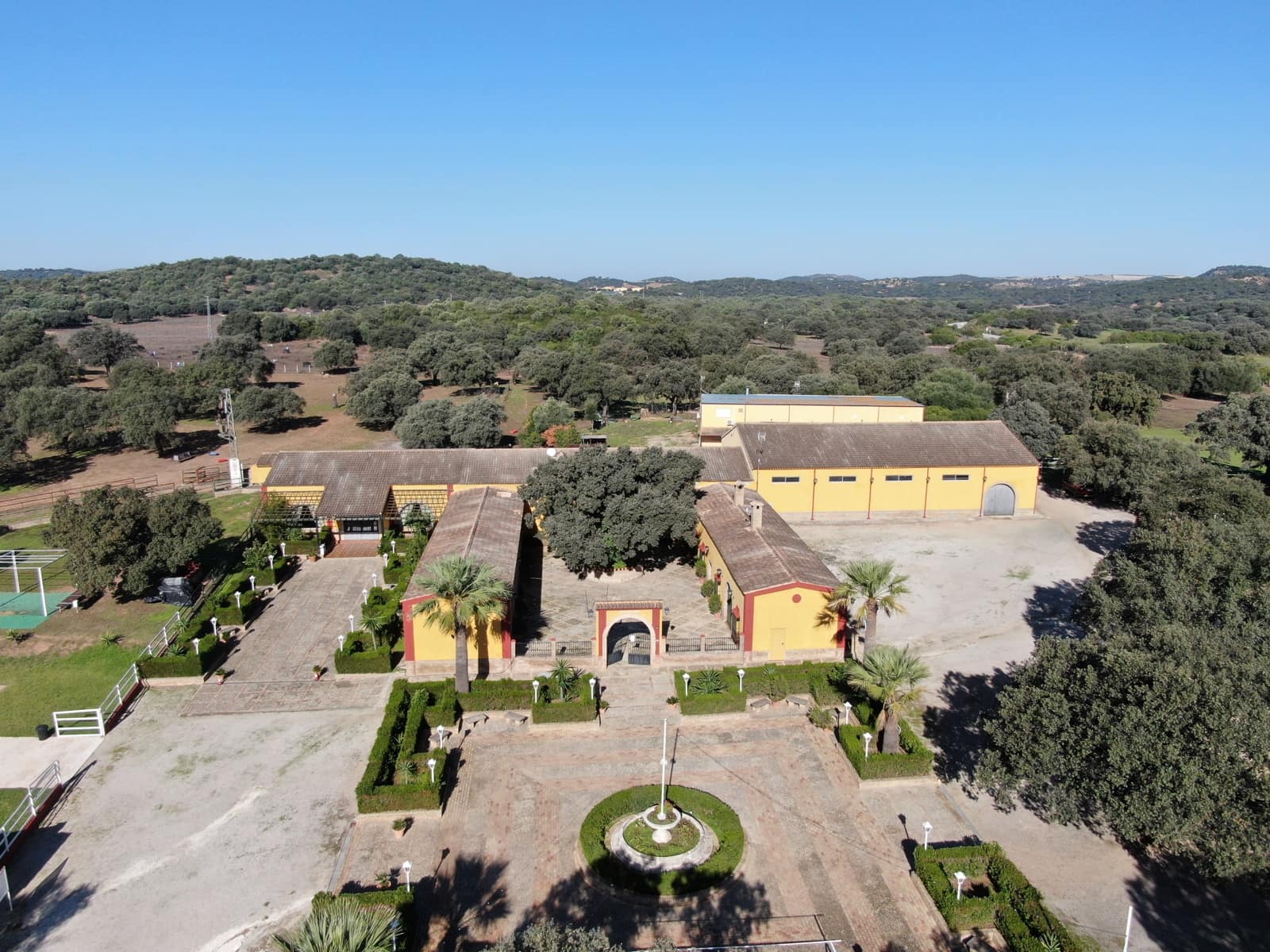 Hotel de 20 habitaciones en Morón de la Frontera en venta con piscina garaje - 1.200.000 € (Ref: 8895821)