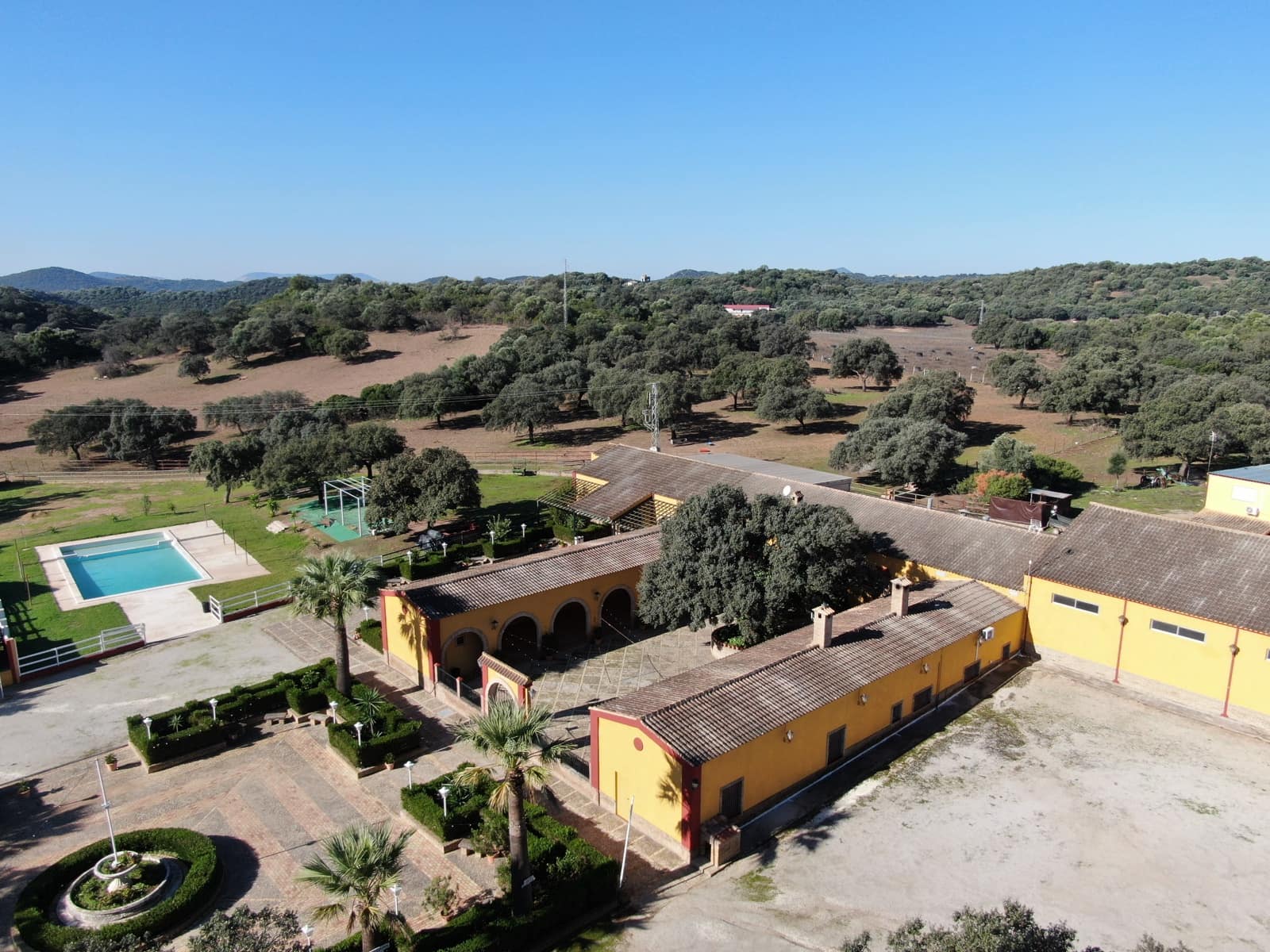 Hotel de 20 habitaciones en Morón de la Frontera en venta con piscina garaje - 1.200.000 € (Ref: 8895821)