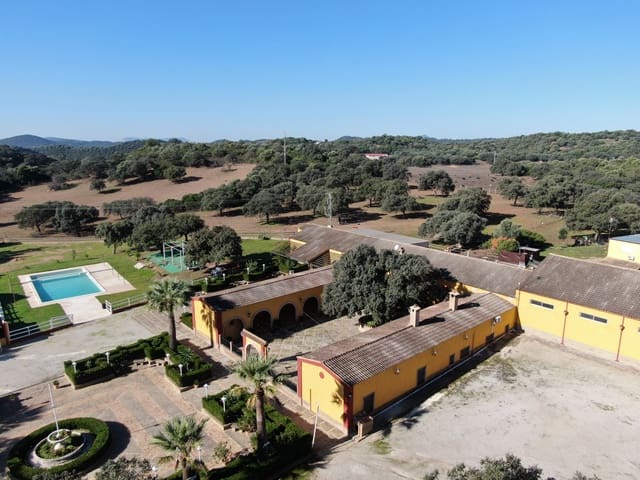 Hotel de 20 habitaciones en Morón de la Frontera en venta con piscina garaje - 1.200.000 € (Ref: 8895821)