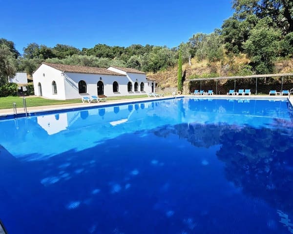 25 bedroom Hotel for sale in Aracena with pool - € 3,500,000 (Ref: 8900870)