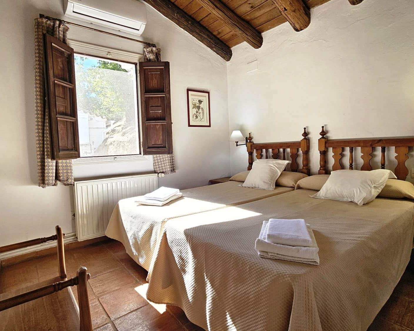 25 soveværelse Hotel til salg i Aracena med swimmingpool - € 3.500.000 (Ref: 8900870)