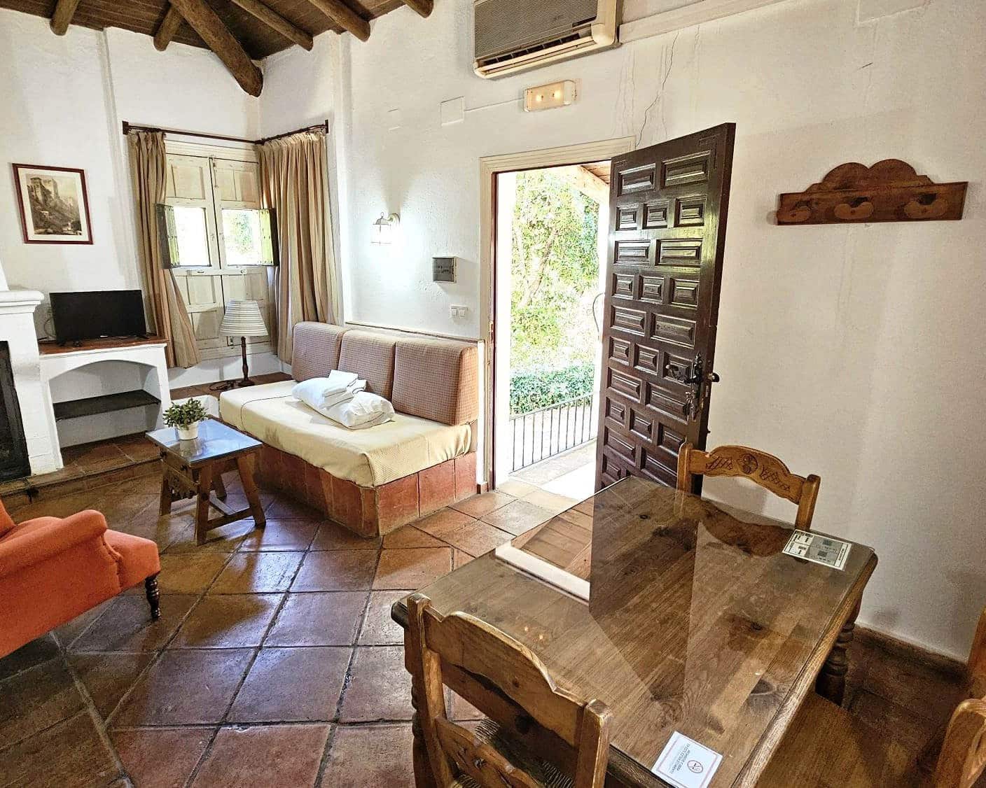 25 soveværelse Hotel til salg i Aracena med swimmingpool - € 3.500.000 (Ref: 8900870)