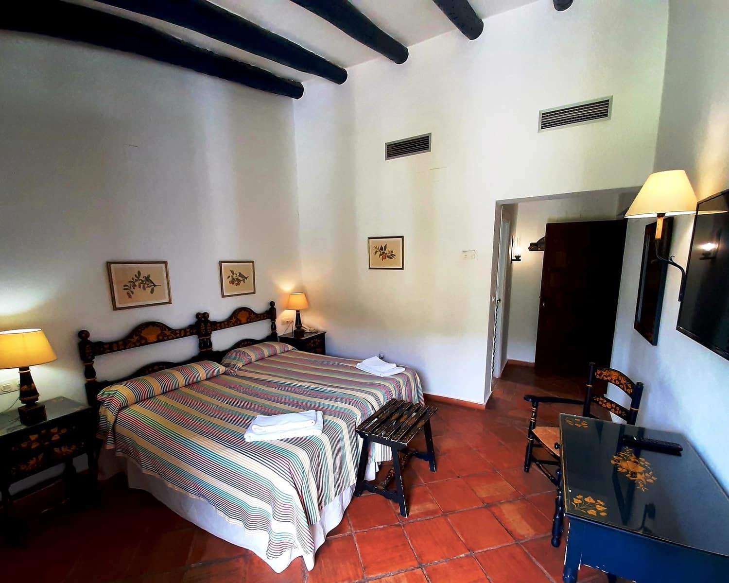 25 soveværelse Hotel til salg i Aracena med swimmingpool - € 3.500.000 (Ref: 8900870)