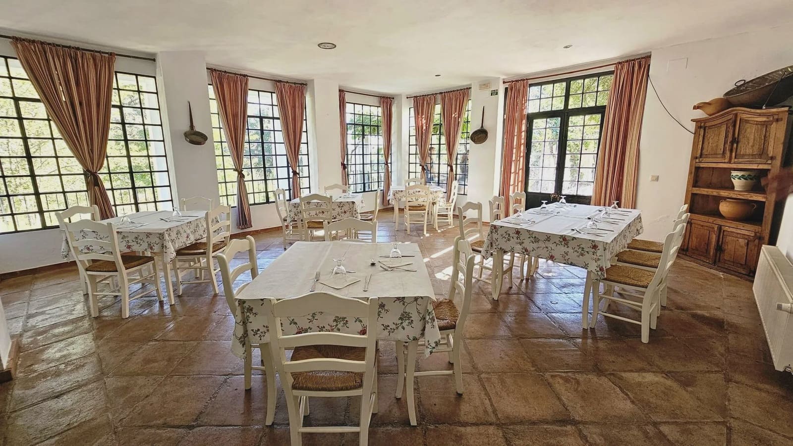 25 quarto Hotel para venda em Aracena com piscina - 3 500 000 € (Ref: 8900870)