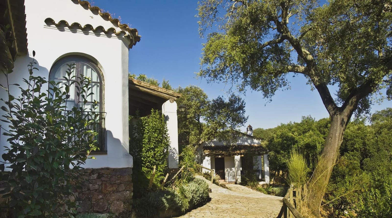25 quarto Hotel para venda em Aracena com piscina - 3 500 000 € (Ref: 8900870)