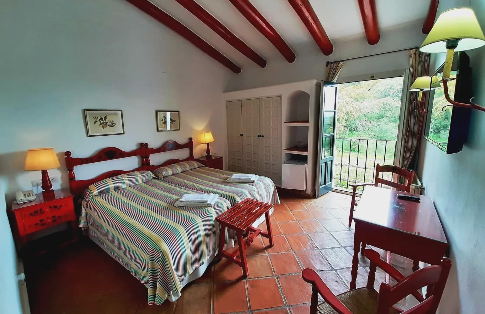 25 quarto Hotel para venda em Aracena com piscina - 3 500 000 € (Ref: 8900870)