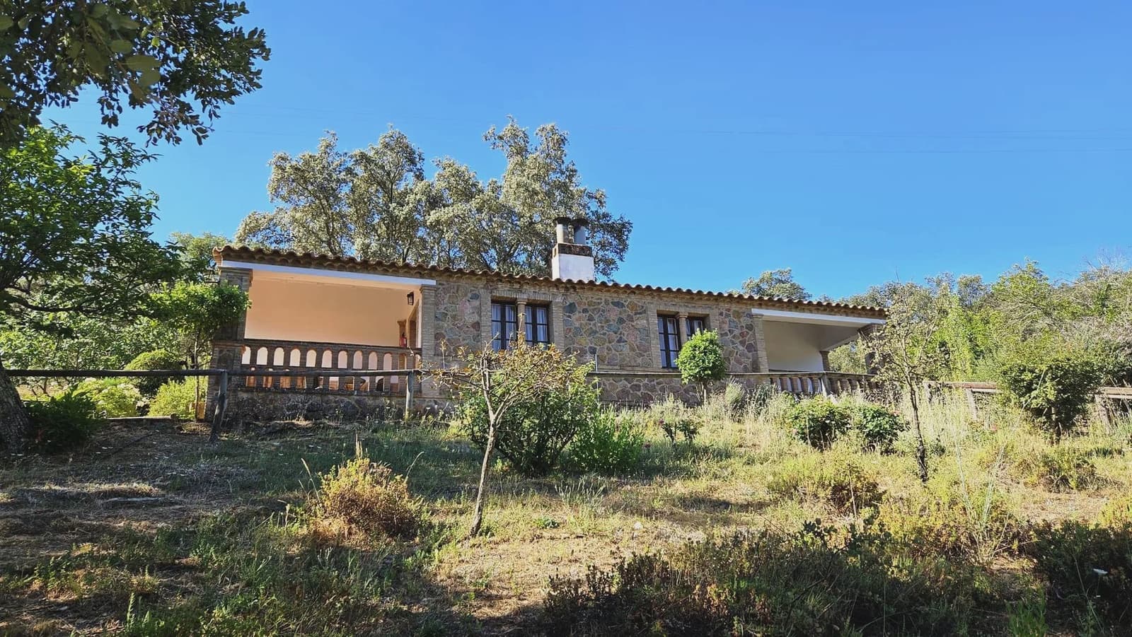 25 quarto Hotel para venda em Aracena com piscina - 3 500 000 € (Ref: 8900870)