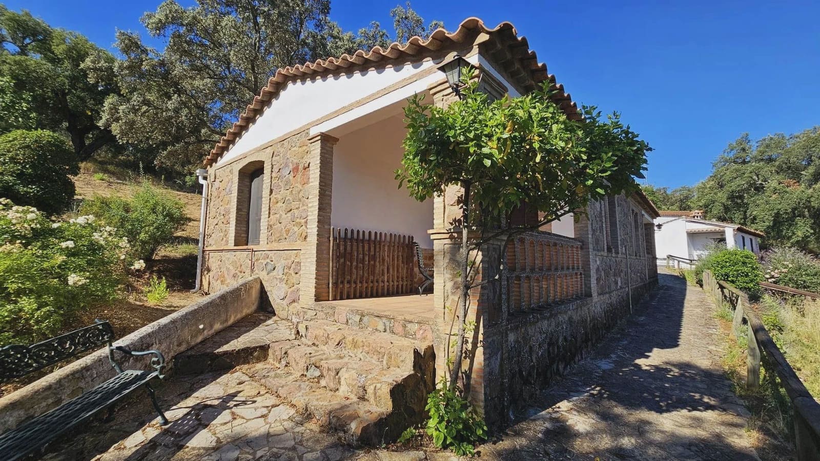 25 quarto Hotel para venda em Aracena com piscina - 3 500 000 € (Ref: 8900870)