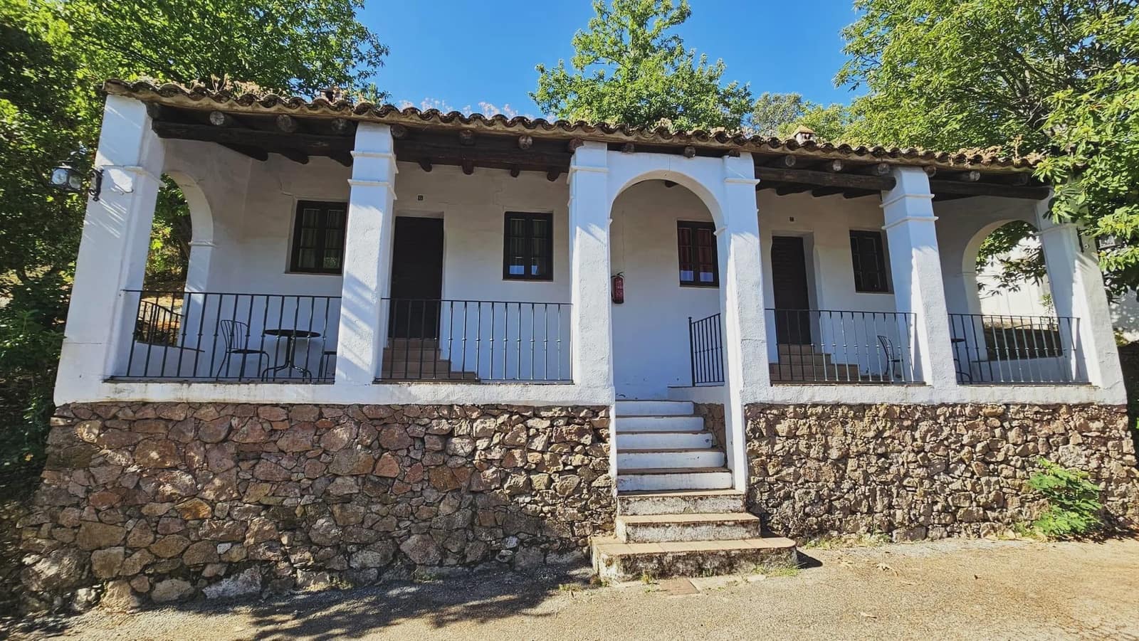 25 quarto Hotel para venda em Aracena com piscina - 3 500 000 € (Ref: 8900870)